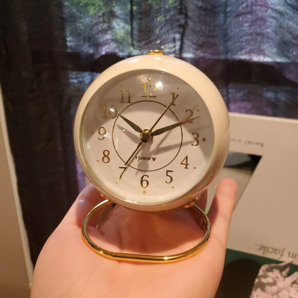 Metal Desk Clock Retro Bedroom Table Vintage Analog Alarm Clock Bedside Décor - Picture 10 of 14